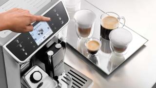 Altex vine cu noi REDUCERI REALE pe final de săptămână; Cel mai dotat espressor este inclus pe listă + multicooker Bosch