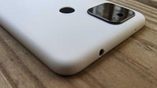 Deși anulat, Google Pixel 4a XL continuă să apară online; Vedem noi imagini și o listare pe eBay