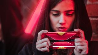 Nubia Red Magic 5G, smartphone-ul de gaming de 579 euro sosește acum pe varianta Hot Rod Red; Disponibil la precomandă în magazinul european