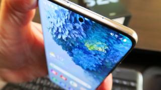 Samsung Galaxy S20+: Display savuros cu o gamă de culori largă