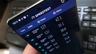 Samsung Galaxy S20+: Conectivitate de flagship, cu sutele de Mbps aferente