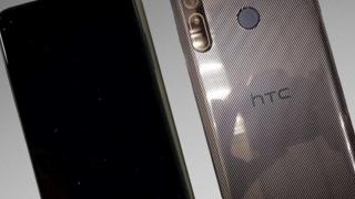 HTC Desire 20 Pro apare într-o primă fotografie reală; Nu impresionează ca design și are carcasă din plastic lucios