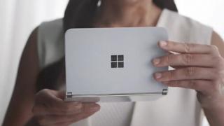 Microsoft Surface Duo ar putea debuta chiar luna viitoare; Se dorește lansarea pliabilului înainte de Galaxy Fold 2