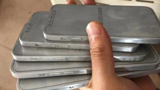 iPhone 12 are o serie de machete scăpate online + fişiere CAD: se păstrează rama în stil iPhone 4 şi bretonul pare tot mare