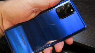 Samsung Galaxy S10 Lite: Camera care culege funcţii de la S10, S20, Note 10 şi le combină eficient