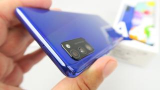 Samsung Galaxy A41 Unboxing: încă un telefon midrange cu spate arătos, mai compact şi cu procesor MediaTek Helio