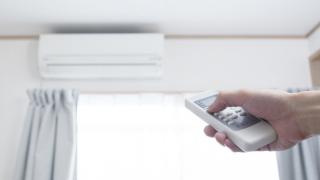 REDUCERI REALE Altex: azi avem aer condiționat pentru zile toride și cuptor microunde cu grill