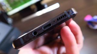 Motorola Edge: Baterie peste Oppo Reno 3 Pro 5G cu 3 ore