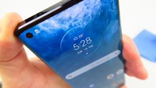 Motorola Edge: Conectivitate 4G, 5G, WiFi dual band cu viteze de flagship