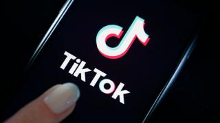 SUA vrea să interzică TikTok; Aplicaţia este acuzată de încălcarea intimităţii copiilor + spionaj pentru China