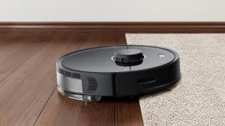 GeekMaxi are oferte speciale în categoria Smart Home; Aspirator robot Xiaomi, aspirator fără fir și ventilator
