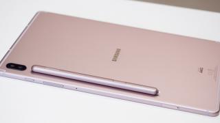Tableta Samsung Galaxy Tab S7+ apare în primele fotografii reale, după scăpări multiple de specificații; Are corp metalic, tuning AKG