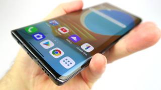 LG Velvet: Acustică stereo inegală, cam stridentă