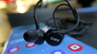 Samsung Galaxy S20+: Acustica stă bine la stereofonie, dar n-avem recorduri la putere