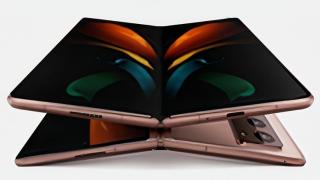 Samsung Galaxy Z Fold 2 apare într-o primă imagine oficială și are un modul foto identic celui de pe Note 20, ecran extern mai mare
