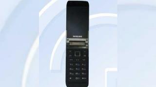 Samsung aduce un telefon Android cu clapetă și două ecrane touch