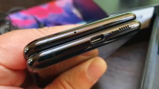 Samsung Galaxy Z Flip: Baterie unei zile de muncă... în cel mai bun caz