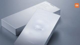 Xiaomi Mi 10 Ultra va sosi într-o variantă cu spate ceramic și una cu spate transparent și are până la 16 GB RAM