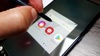 Samsung Galaxy Note 10 Lite: Display Super AMOLED pe măsură aşteptărilor, pretenţiilor de Note