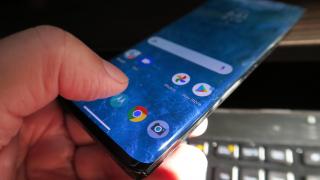 Motorola Edge+: Benchmark-urile ne arată că ar fi cel mai bun telefon de gaming cu Snapdragon 865