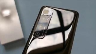 Xiaomi Mi 10 Ultra primește un unboxing chiar în pragul lansării; Vine cu adaptor de 120W în cutie