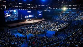 1.6 milioane de dezvoltatori contribuie la dezvoltarea serviciilor/aplicaţiilor mobile Huawei; Ecosistemul software al companiei are 700 milioane de utilizatori