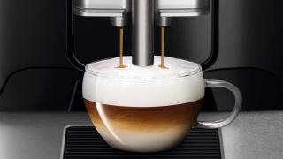 REDUCERI REALE Altex: azi avem espressor automat BOSCH și smart TV Sony BRAVIA cu diagonală mare