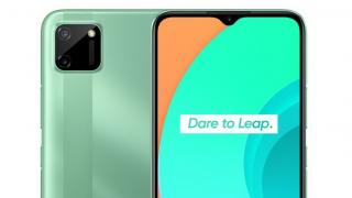 Realme C11 este un telefon pentru europeni; Costă 99 de euro şi îţi aduce o brăţară de fitness la pachet