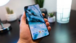 OnePlus Nord: Display de calitate marca Samsung, 90 Hz, HDR10+