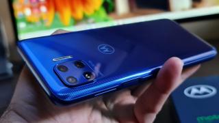 Motorola Moto G 5G Plus unboxing și primele impresii: cel mai accesibil telefon 5G cu Snapdragon 765 iese din... canistră!?