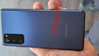 Samsung Galaxy S20 FE 5G apare în fotografii hands on, cu muchii destul de groase şi ecran plat