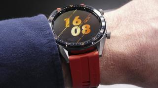REDUCERI REALE Altex: azi avem smartwatch la sub 400 lei și PC de gaming cu 50% discount