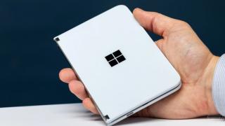 Microsoft ar fi dezvoltat Surface Duo cu Android în secret faţă de echipa Windows Core OS