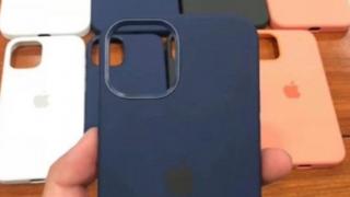 O fotografie ajunsă online confirmă denumirea "iPhone 12 Mini" asociată variantei de 5.4 inch
