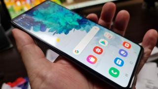 Samsung Galaxy S20 FE 5G Unboxing: Hibrid între S20 şi Note 20 ca look, noul telefon coreean vine cu cipset Snapdragon 865 și în România 