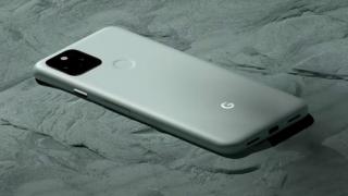 Google Pixel 5 devine oficial; Are procesor Snapdragon 765G, 5G, 2 camere în spate, senzor Spectral, alimentare wireless