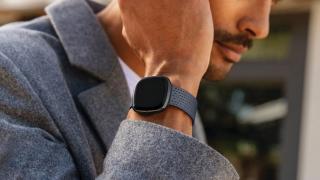 Preț și disponibilitate Fitbit Sense în România