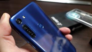 Motorola Moto G8 Unboxing: telefonul midrange prin definiţie se remarcă prin camera triplă cu telemetru laser