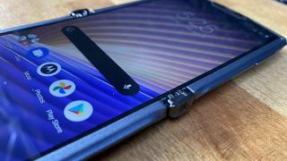 Motorola RAZR 5G: Benchmark-uri în linie cu alte modele cu Snapdragon 765G