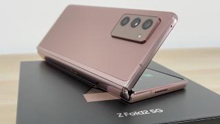 Samsung Galaxy Z Fold 2 5G: Acustică gălăgioasă, cu o grămadă de volum şi bas