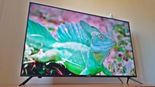 Prezentare Allview QL50ePlay6100-U: Primul televizor QLED Allview vine cu upgrade-uri audio-vizuale și Android TV la bord