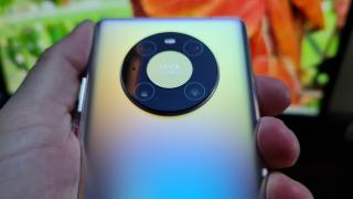 Huawei Mate 40 Pro Unboxing: uşor de recunoscut de la distanţă, upgrade de zoom, filmare + procesor de 5 nm Kirin 9000