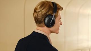 Huawei prezintă căștile wireless FreeBuds Studio, model over-ear premium cu sistem ANC avansat și 24 ore autonomie