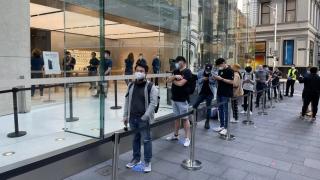 iPhone 12 începe a se livra de astăzi, iar primii cumpărători ce își primesc telefoanele sunt din Australia