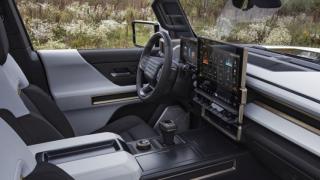 Noul model Hummer electric rulează Android și ar putea primi o aplicație Google Maps dedicată