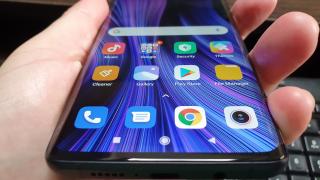 Xiaomi Mi Note 10 Lite: Bateria vinde de una singură telefonul