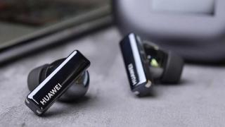Noile căști wireless Huawei FreeBuds Pro ajung oficial la vânzare în România; Iată la ce preț le găsiți în magazine