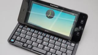 Se pare că Sony s-a gândit la un smartphone sub branding VAIO încă de acum 10 ani, dar nu a fost niciodată lansat - Vedem astăzi prototipul acestuia