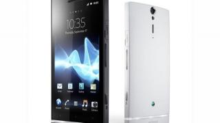 Sony Xperia S, acum și pe argintiu Închis, preferăm Xperia SL