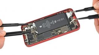 iFixit disecă un iPhone 12 Mini şi ne spune cât de uşor este de reparat (Video)